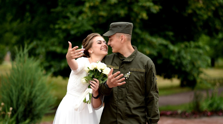 Вадим і Поліна уклали шлюб в рідному Білопіллі під час короткої відпустки військового. Фото надав автор